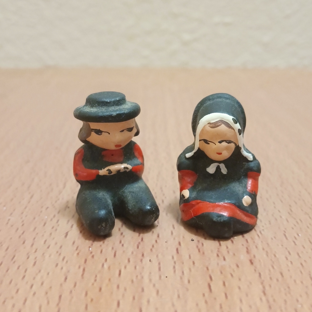Vintage 1940's Cast Iron Amish Boy and Girl Figurines